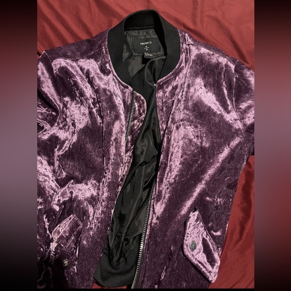 Lavender Velvet Bomber Jacket – Chic, Soft, and Stylish - Picture 4 of 5